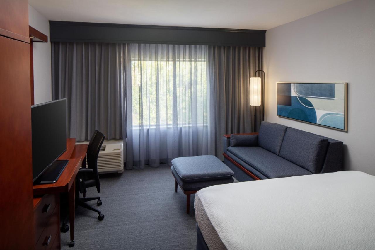 Hotel Courtyard By Marriott Charleston Downtown/Civic Center Esterno foto