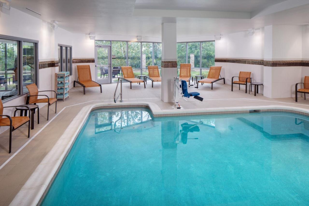 Hotel Courtyard By Marriott Charleston Downtown/Civic Center Esterno foto