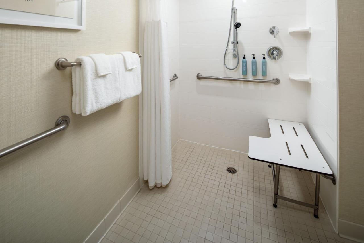 Hotel Courtyard By Marriott Charleston Downtown/Civic Center Esterno foto