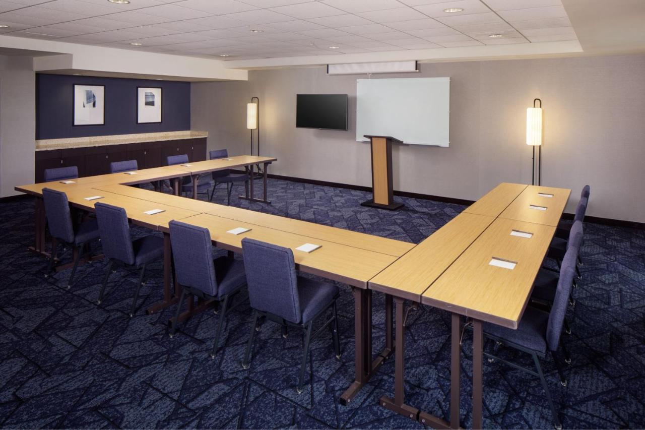 Hotel Courtyard By Marriott Charleston Downtown/Civic Center Esterno foto