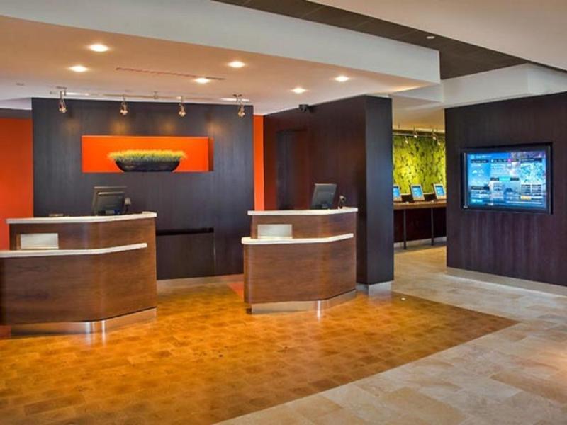 Hotel Courtyard By Marriott Charleston Downtown/Civic Center Esterno foto