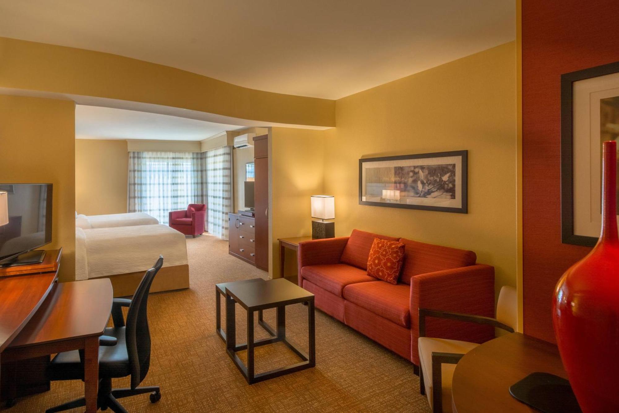 Hotel Courtyard By Marriott Charleston Downtown/Civic Center Esterno foto