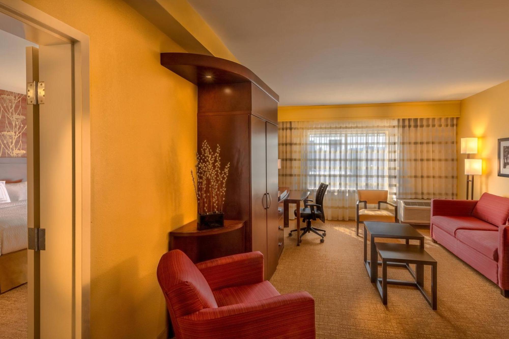Hotel Courtyard By Marriott Charleston Downtown/Civic Center Esterno foto