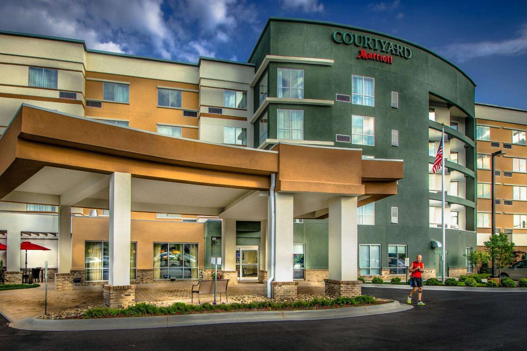 Hotel Courtyard By Marriott Charleston Downtown/Civic Center Esterno foto