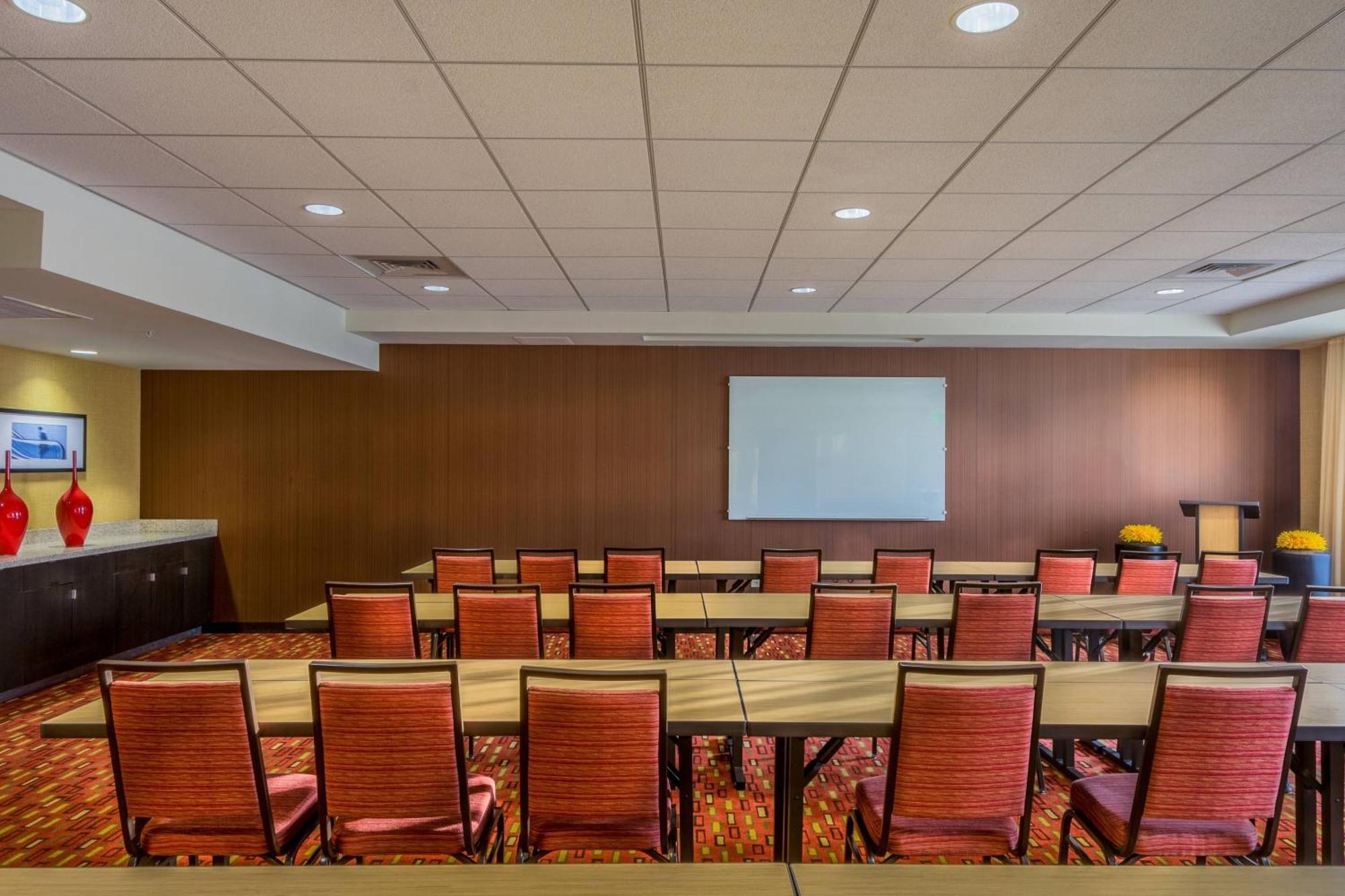 Hotel Courtyard By Marriott Charleston Downtown/Civic Center Esterno foto