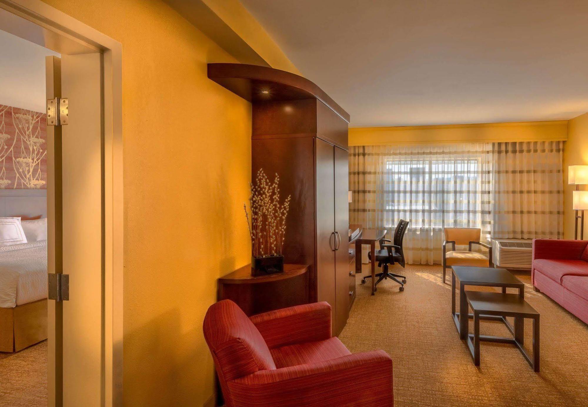 Hotel Courtyard By Marriott Charleston Downtown/Civic Center Esterno foto