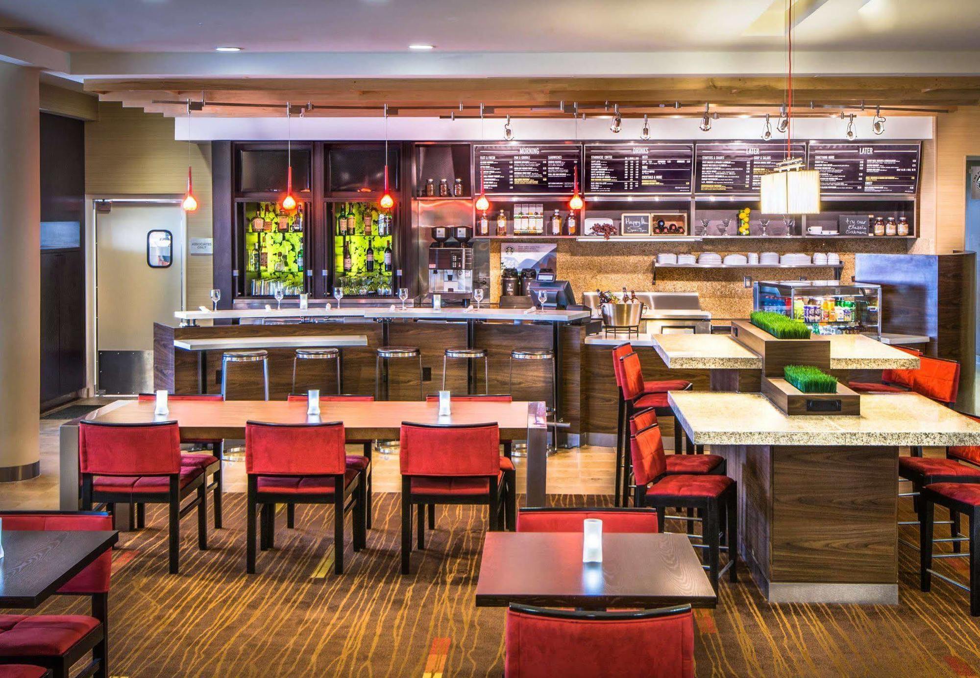Hotel Courtyard By Marriott Charleston Downtown/Civic Center Esterno foto